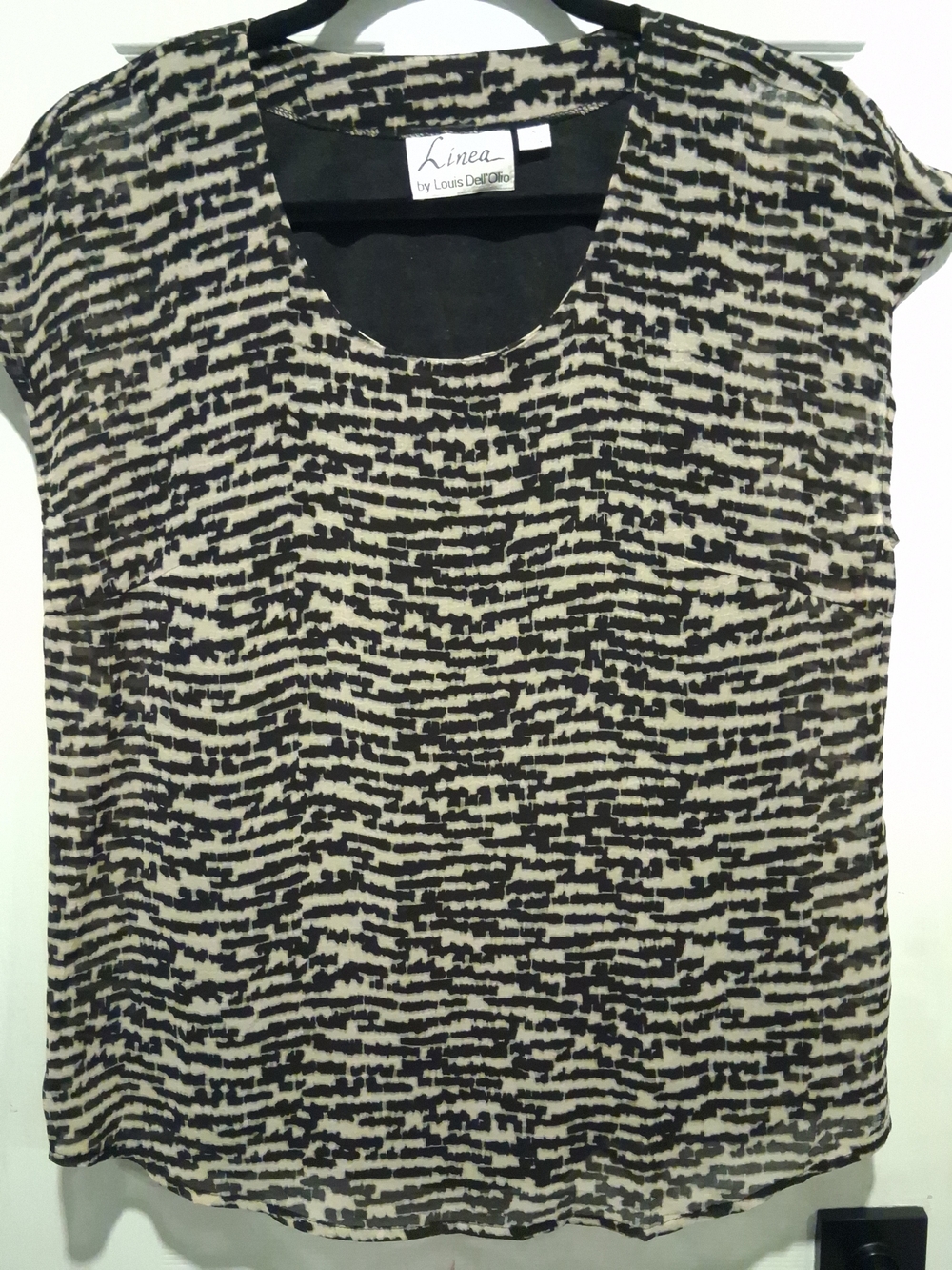 Linea by Louis Dell'Olio Black and Cream Printed Short Sleeve Blouse